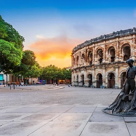 Center Parking Clim Wifi Bathroom