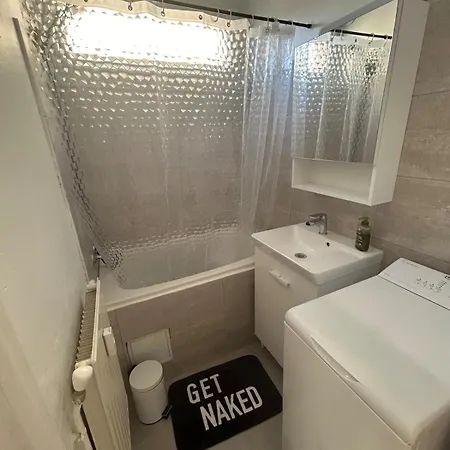Apartment Center Parking Clim Wifi Bathroom *