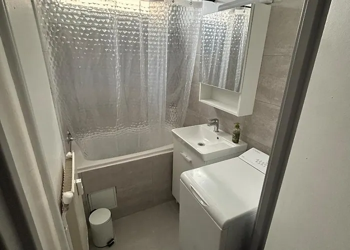 Center Parking Clim Wifi Bathroom Apartamento *