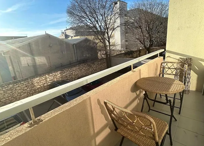 Center Parking Clim Wifi Bathroom * Nimes